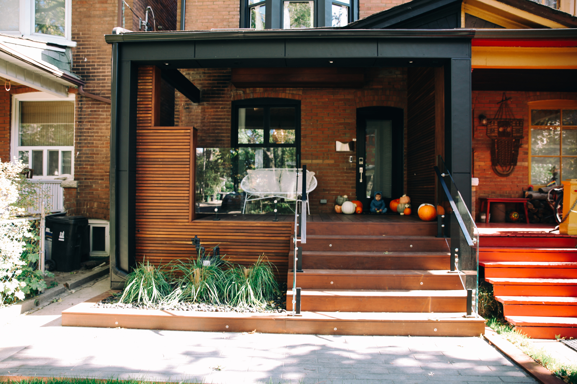 Front Porch Toronto Best Fence Company Toronto 2021   Ipe Modern Porch In Toronto 